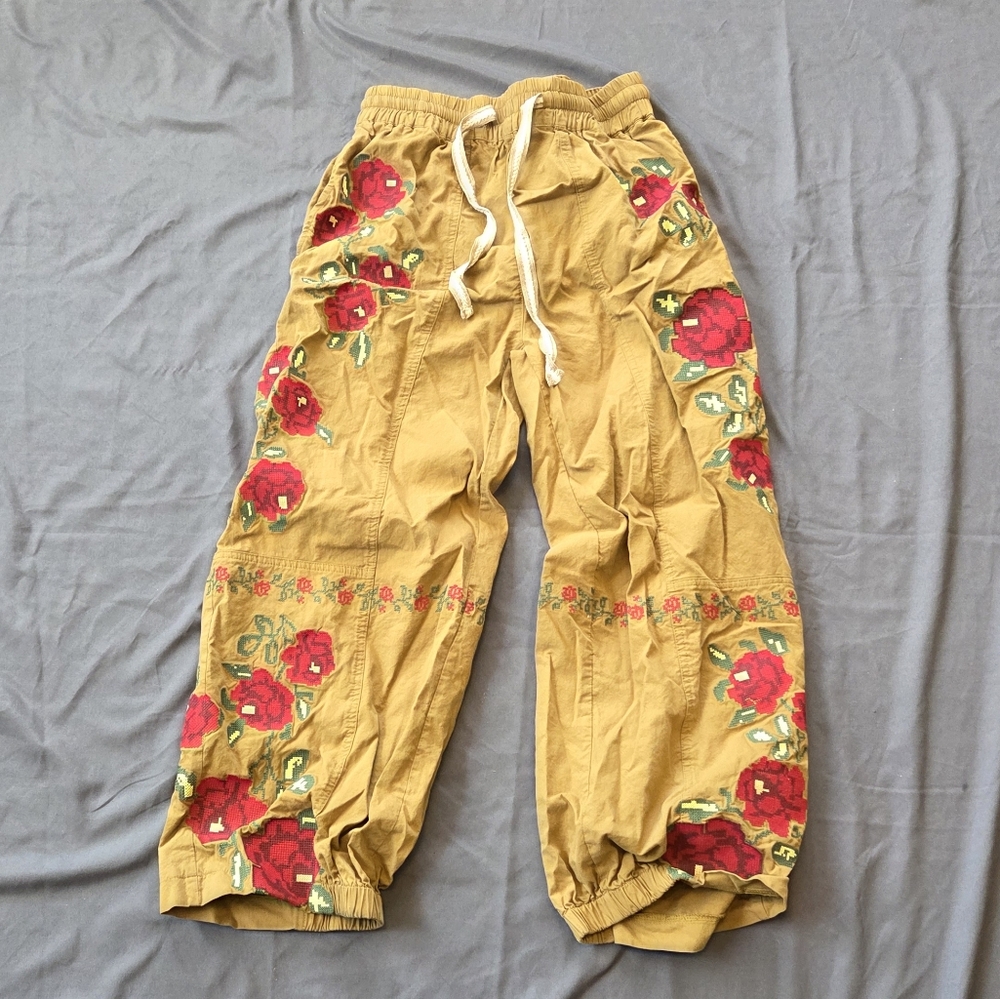 Rodeo Quincy Floral Embroidered Joggers - Red & Olive/Tan Roses